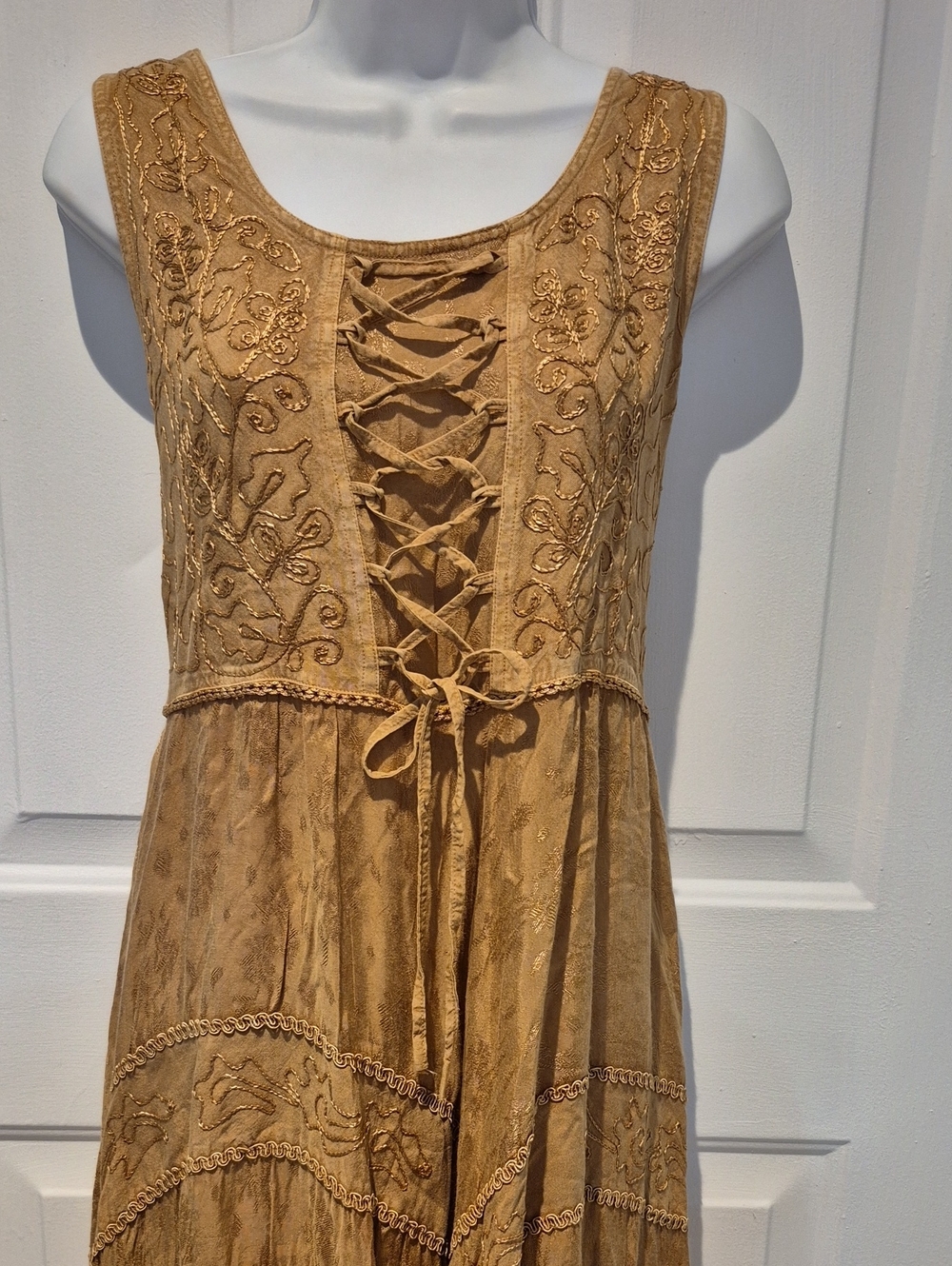 Vintage Boho Lace-Up Sleeveless Midi Dress - Carmel. Size M-L